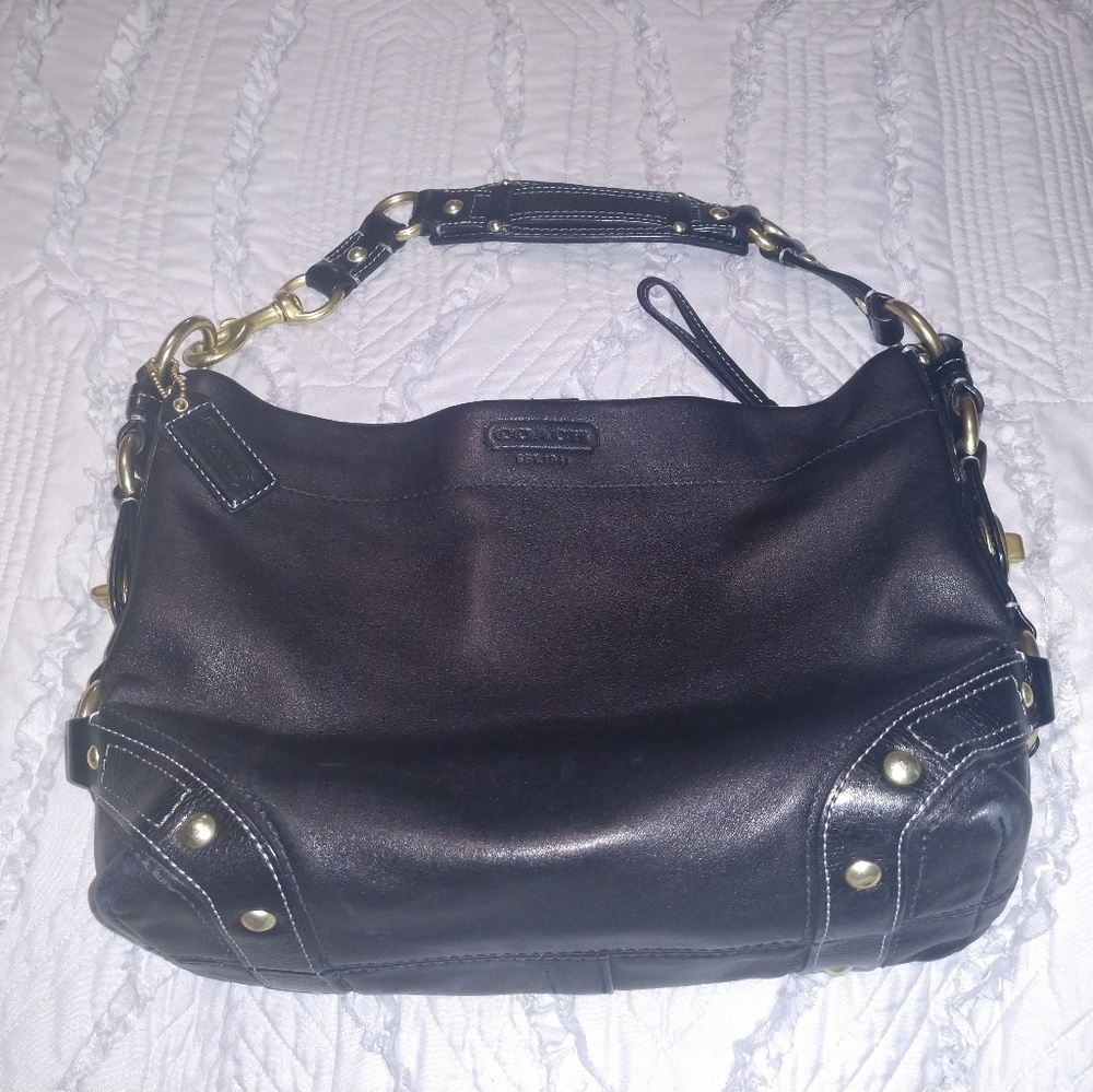 Black Carley Coach med sized smooth leather purse